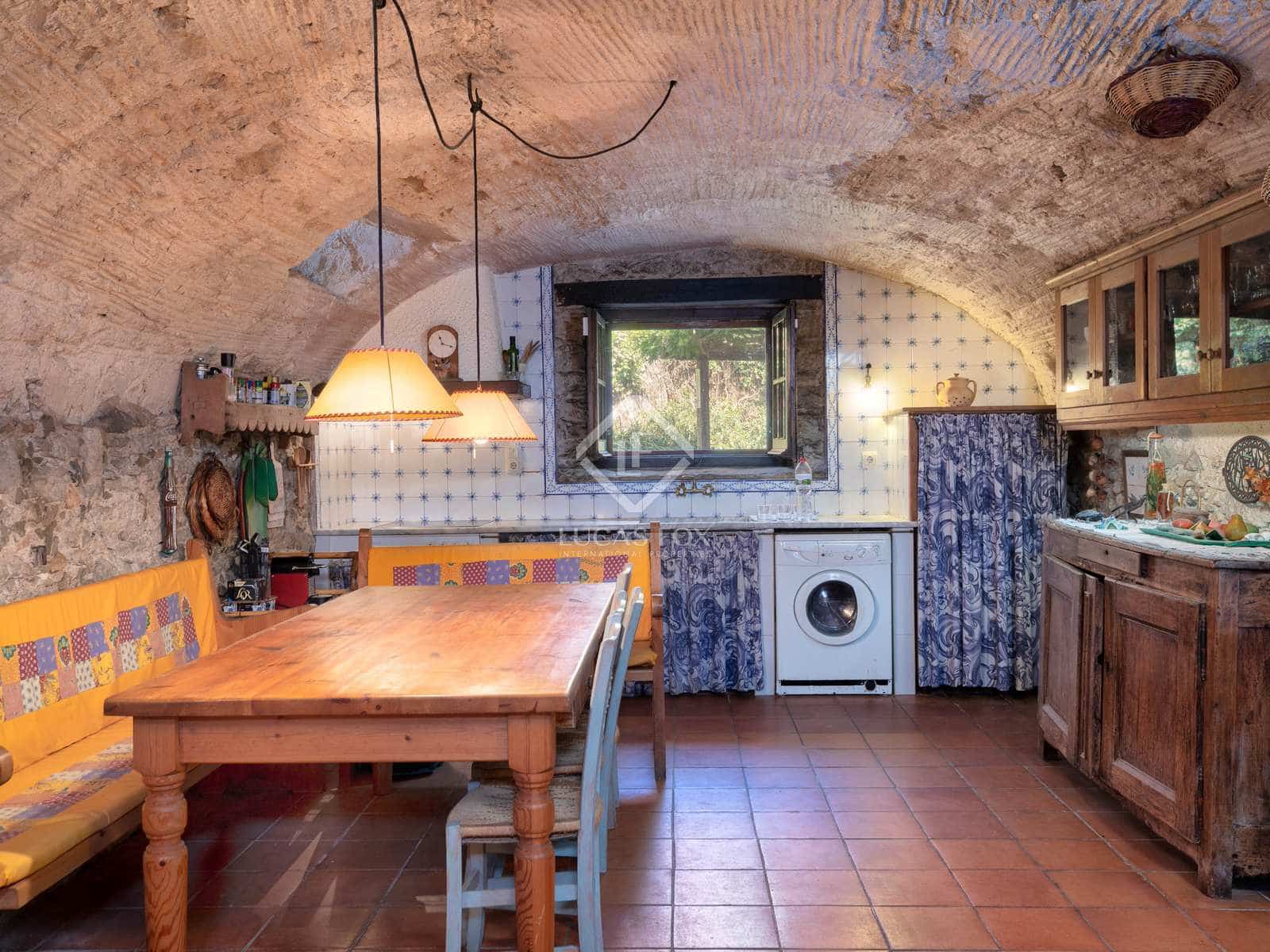 4 soveværelse Finca/Landehus til salg i Flaca med swimmingpool garage - € 850.000 (Ref: 7713954)