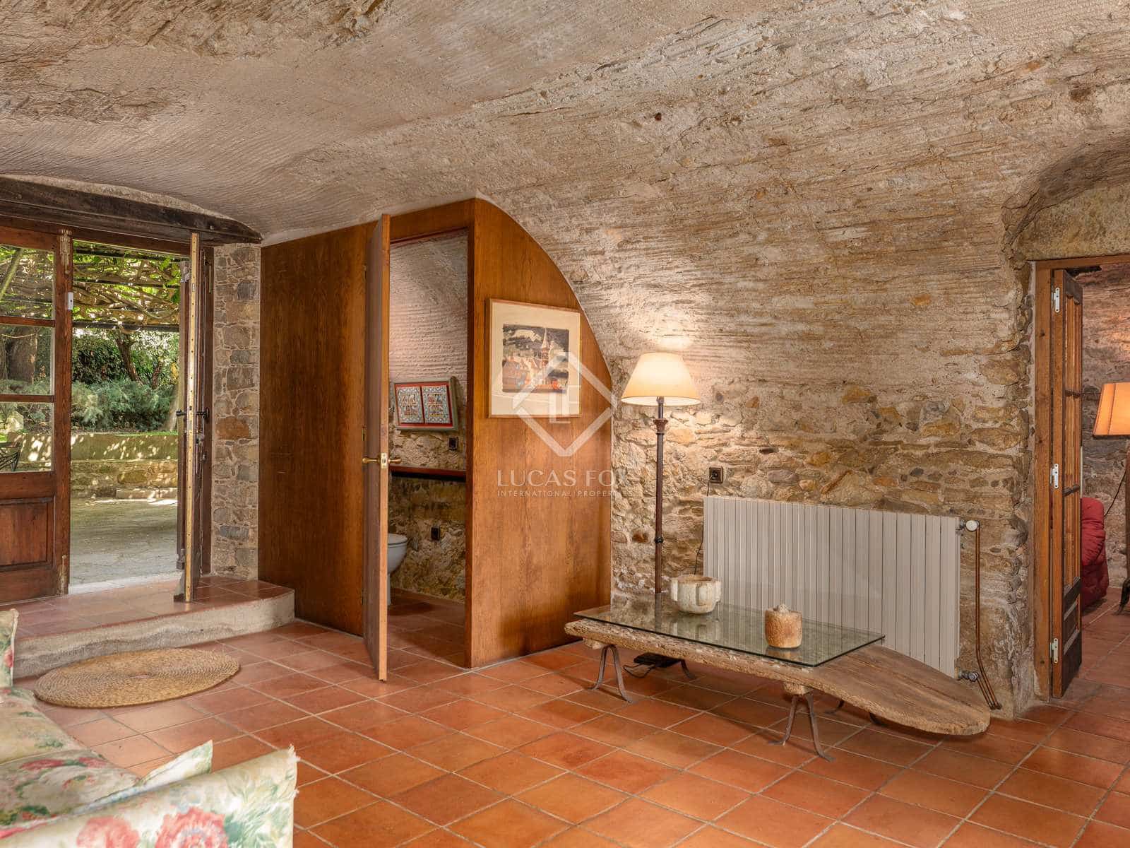 4 soveværelse Finca/Landehus til salg i Flaca med swimmingpool garage - € 850.000 (Ref: 7713954)