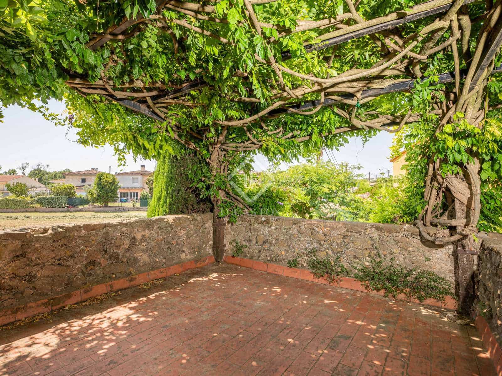 4 soveværelse Finca/Landehus til salg i Flaca med swimmingpool garage - € 850.000 (Ref: 7713954)