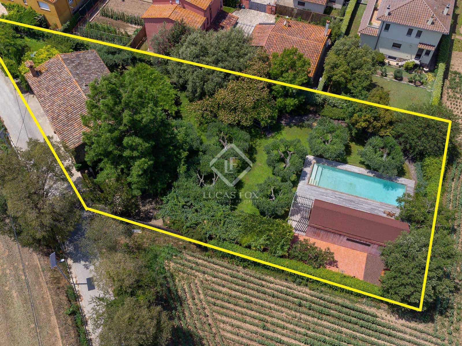 4 soveværelse Finca/Landehus til salg i Flaca med swimmingpool garage - € 850.000 (Ref: 7713954)