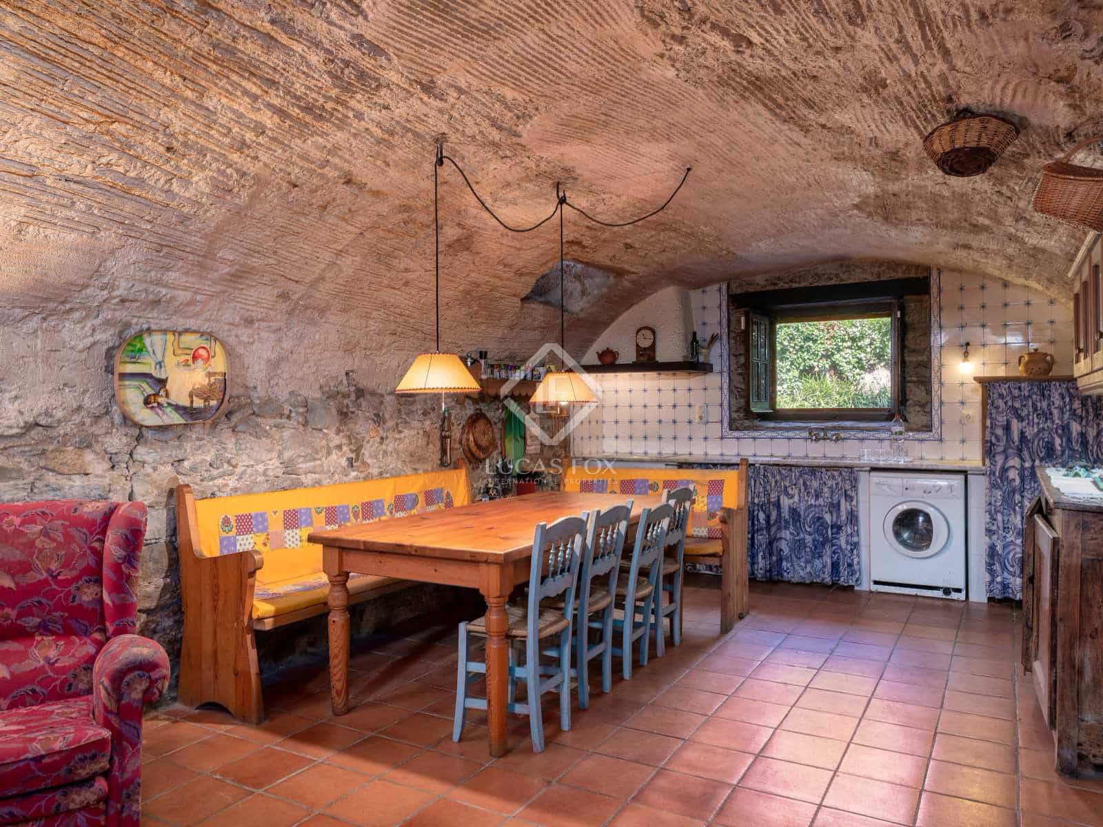 4 soveværelse Finca/Landehus til salg i Flaca med swimmingpool garage - € 850.000 (Ref: 7713954)