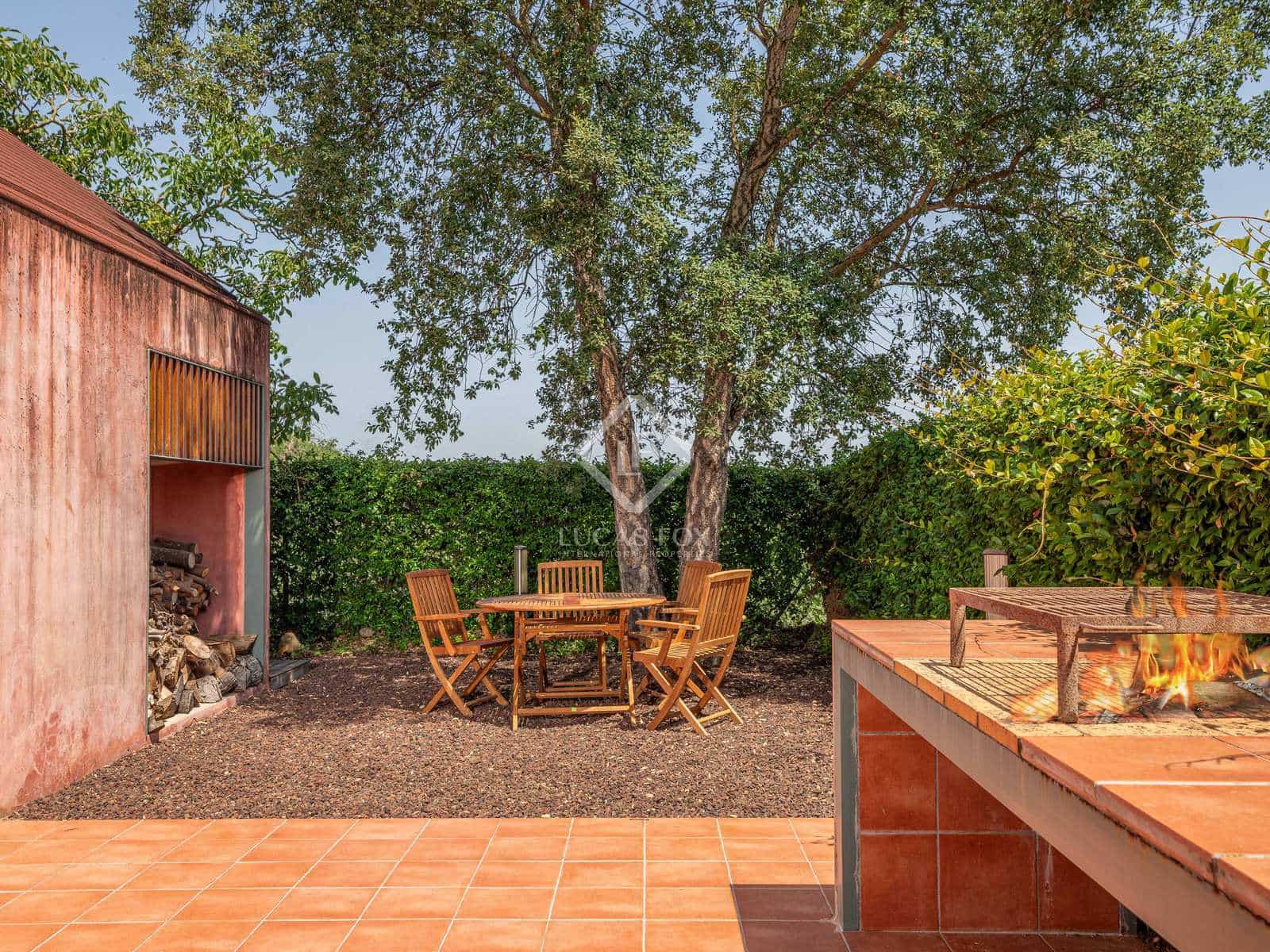 4 soveværelse Finca/Landehus til salg i Flaca med swimmingpool garage - € 850.000 (Ref: 7713954)