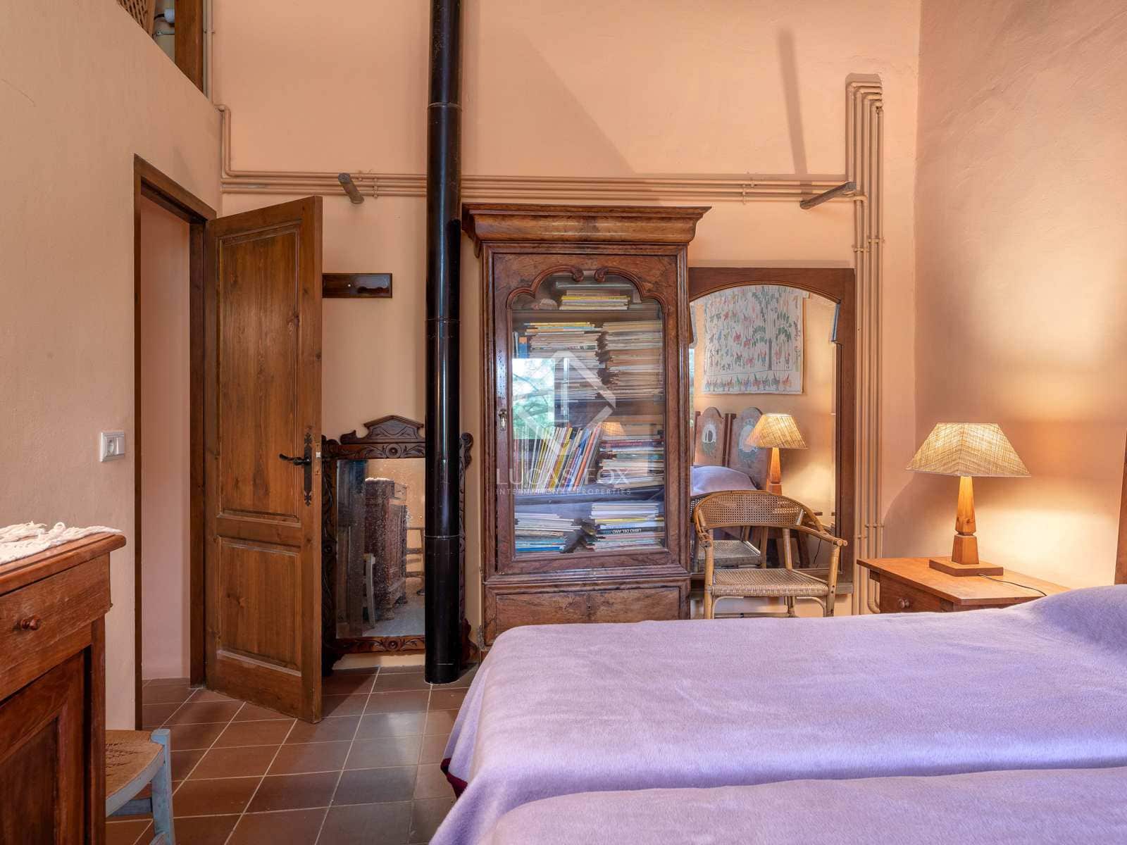 4 soveværelse Finca/Landehus til salg i Flaca med swimmingpool garage - € 850.000 (Ref: 7713954)