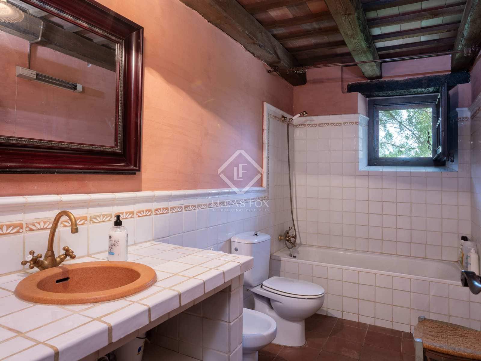 4 soveværelse Finca/Landehus til salg i Flaca med swimmingpool garage - € 850.000 (Ref: 7713954)