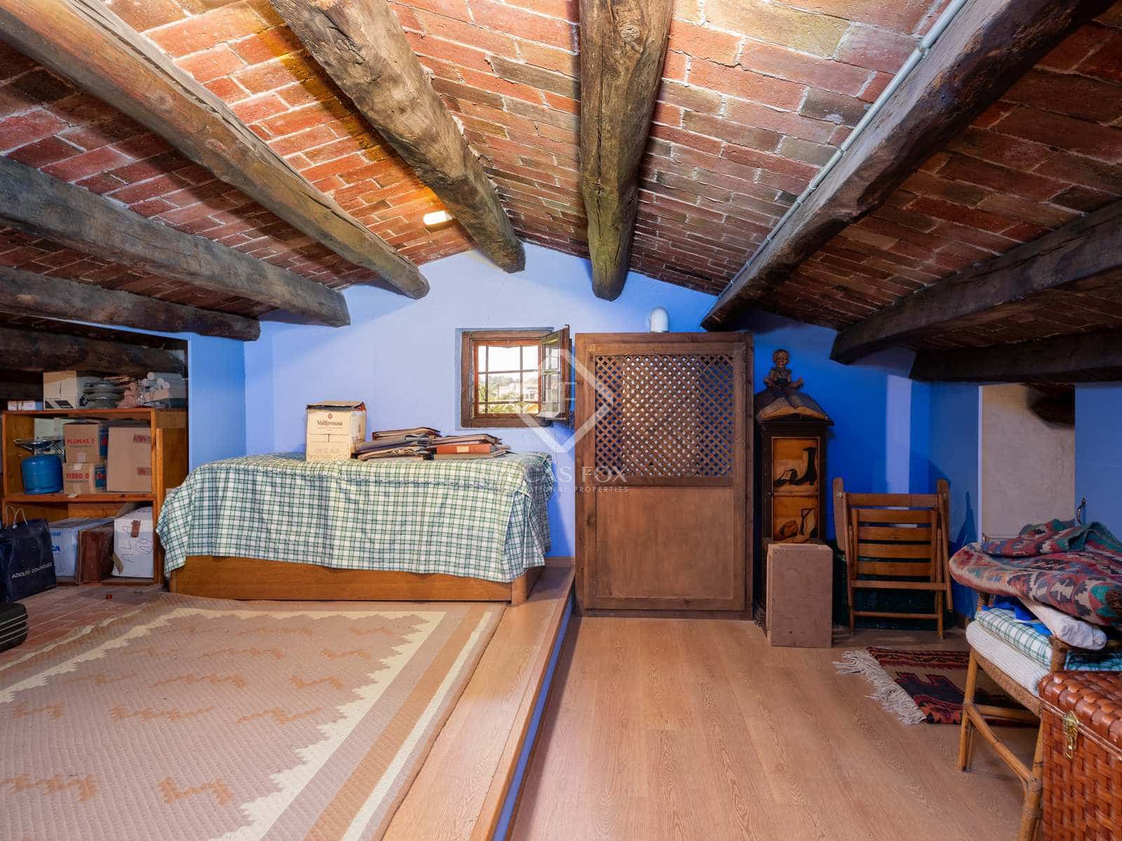 4 soveværelse Finca/Landehus til salg i Flaca med swimmingpool garage - € 850.000 (Ref: 7713954)