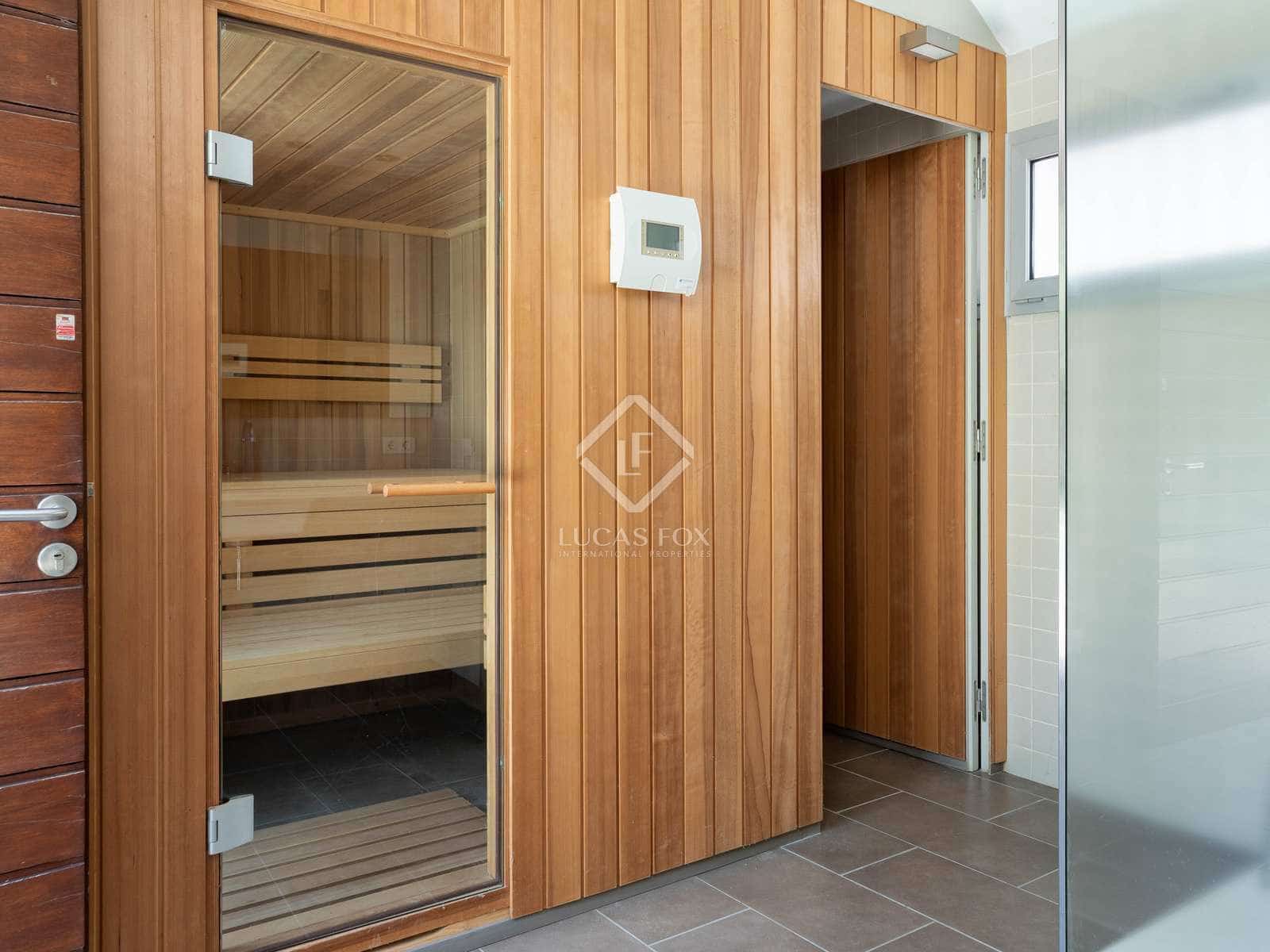 4 soveværelse Finca/Landehus til salg i Flaca med swimmingpool garage - € 850.000 (Ref: 7713954)