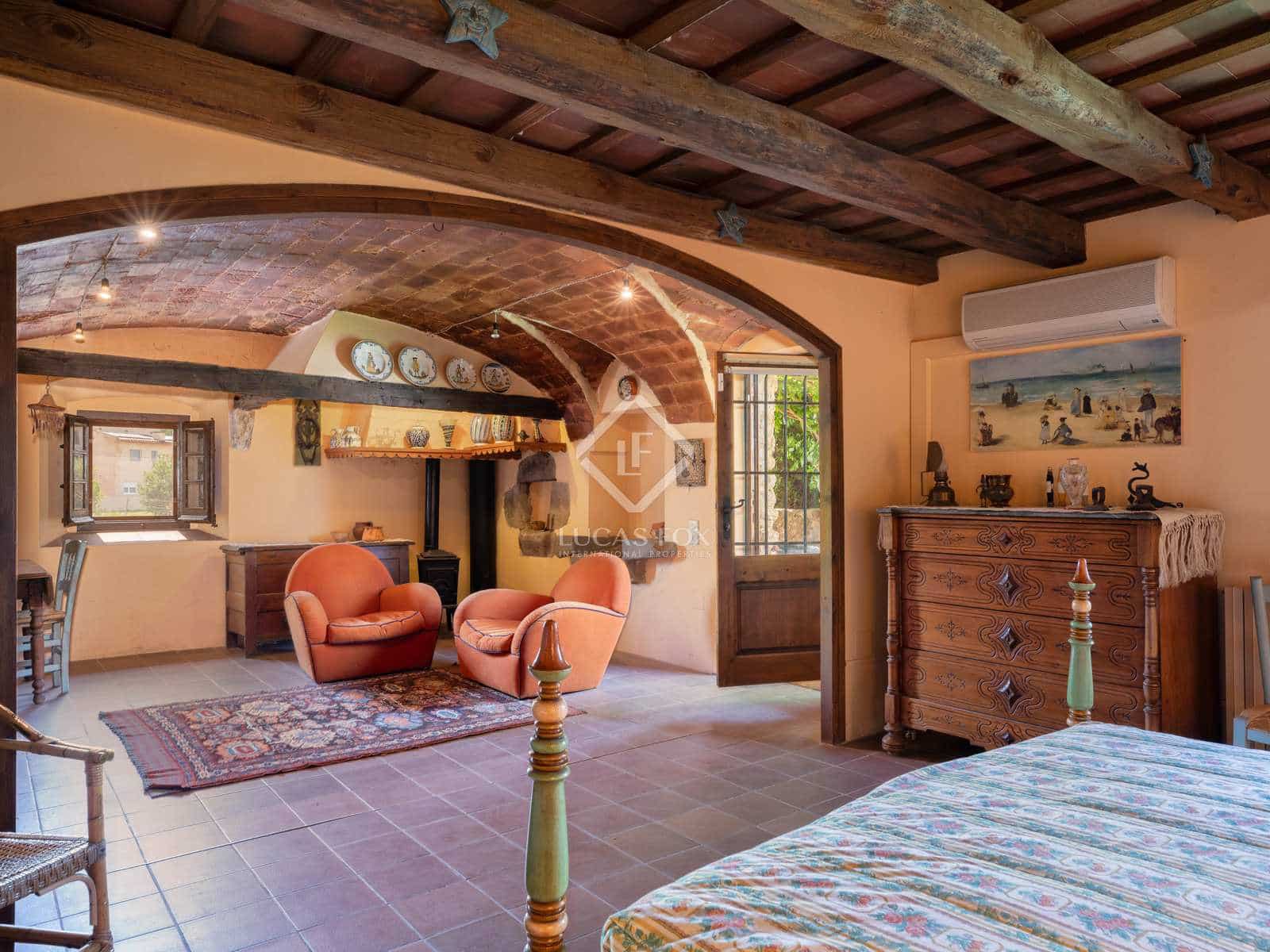 4 soveværelse Finca/Landehus til salg i Flaca med swimmingpool garage - € 850.000 (Ref: 7713954)