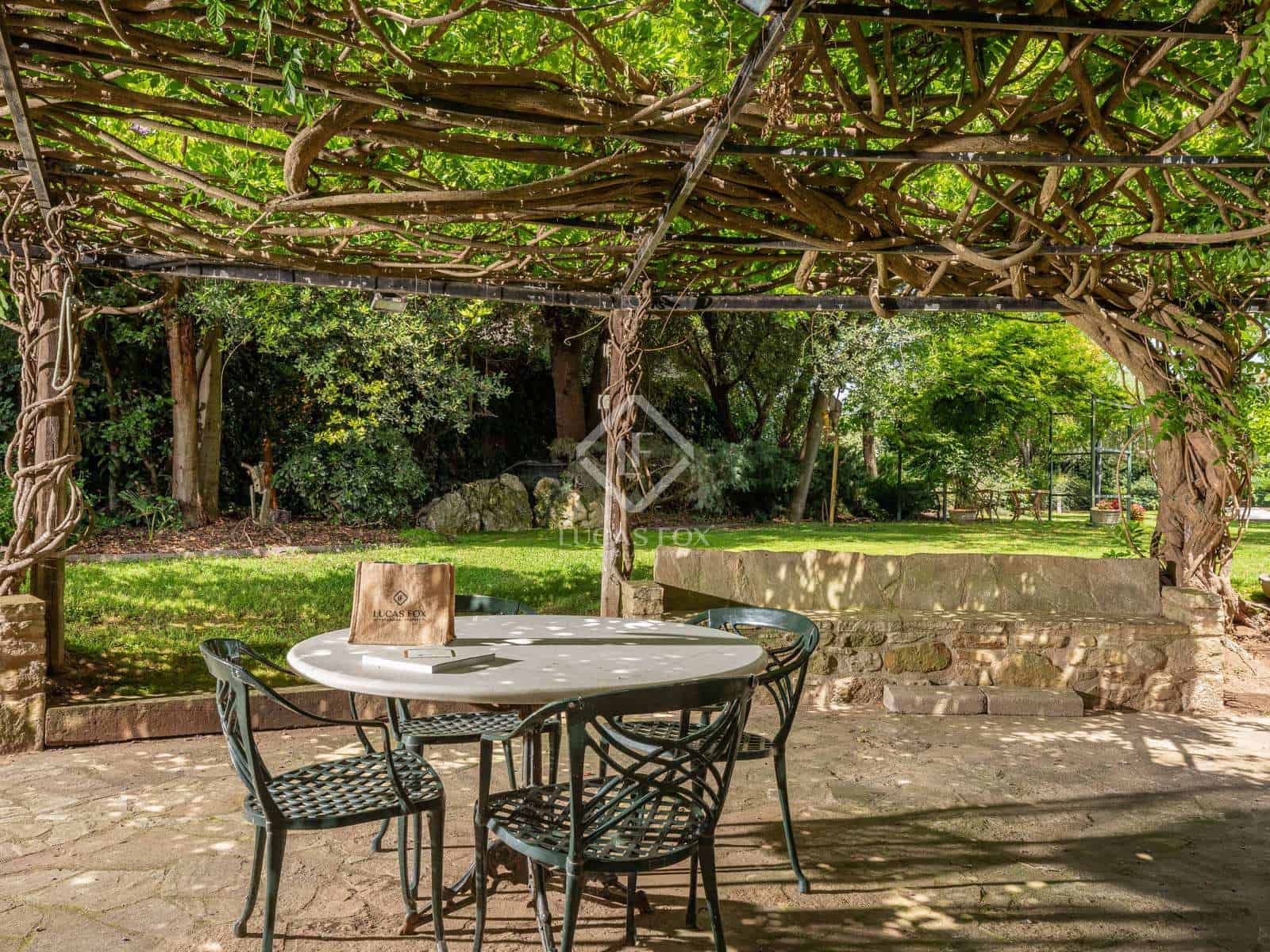 4 soveværelse Finca/Landehus til salg i Flaca med swimmingpool garage - € 850.000 (Ref: 7713954)