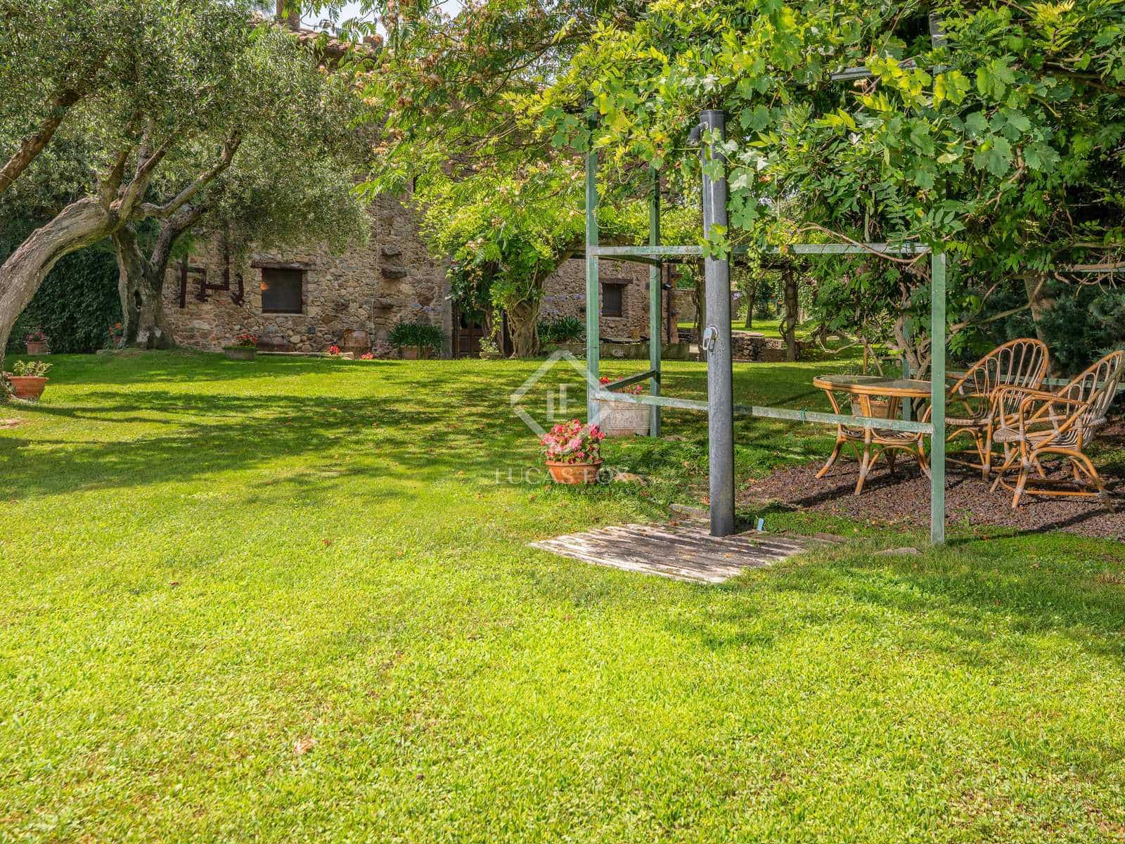 4 soveværelse Finca/Landehus til salg i Flaca med swimmingpool garage - € 850.000 (Ref: 7713954)