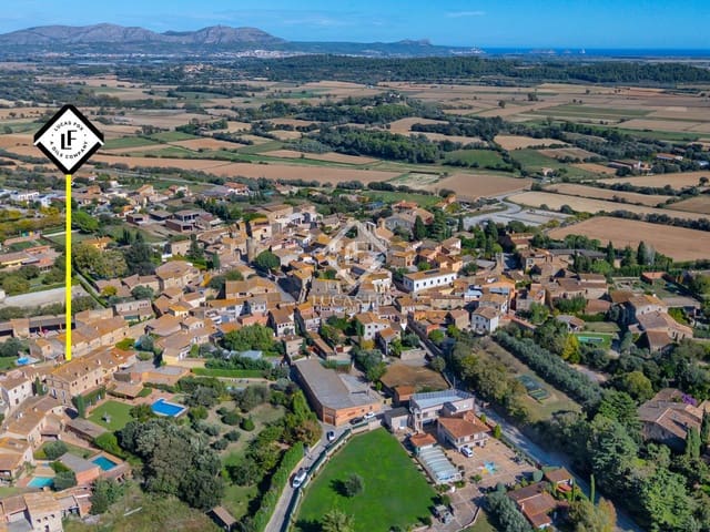 5 bedroom Villa for sale in Ullastret with pool garage - € 3,450,000 (Ref: 7716595)