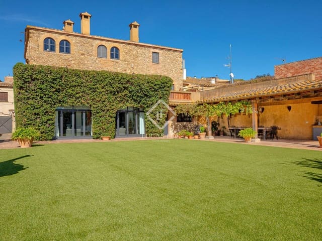 5 bedroom Villa for sale in Ullastret with pool garage - € 3,450,000 (Ref: 7716595)