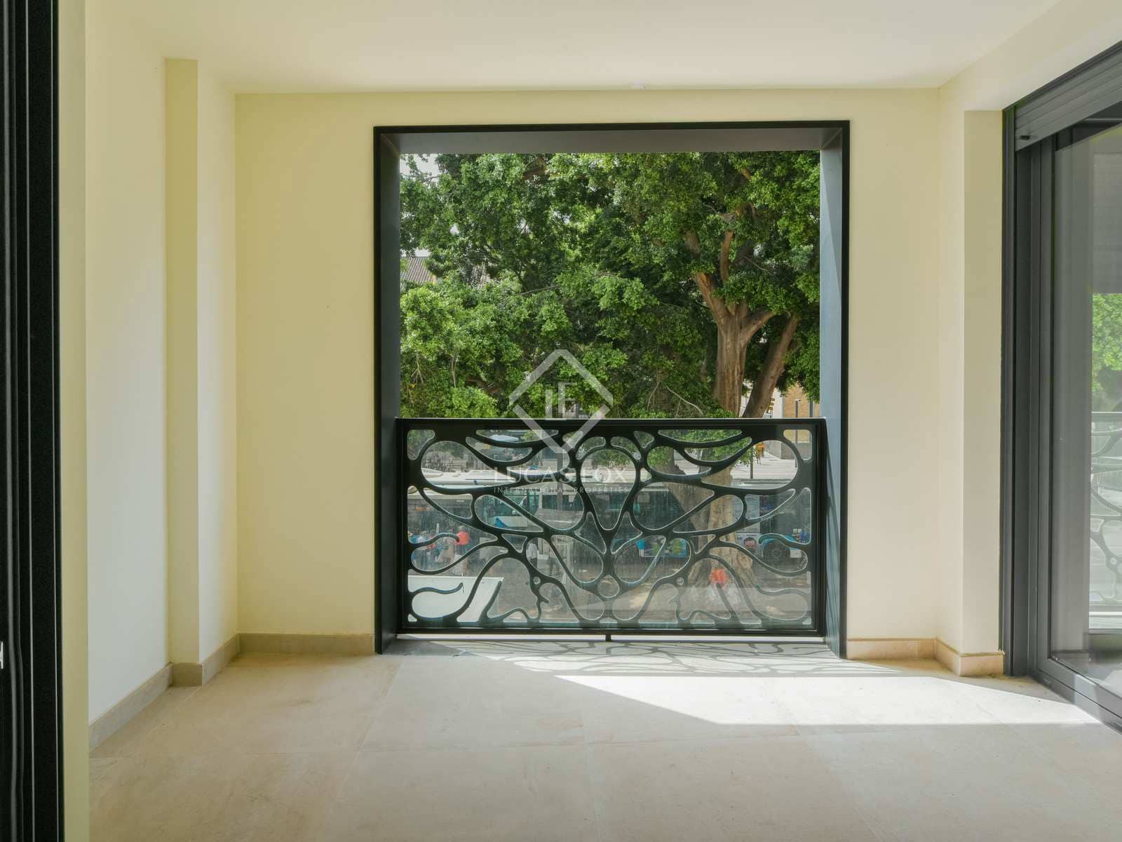 Commercieel te koop in Malaga stad met garage - € 855.000 (Ref: 7716598)