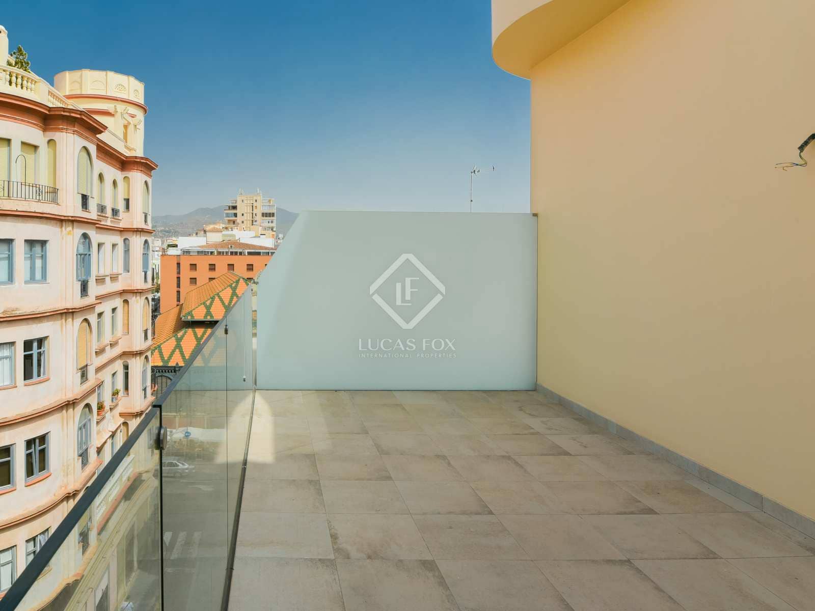 Commercieel te koop in Malaga stad met garage - € 855.000 (Ref: 7716598)