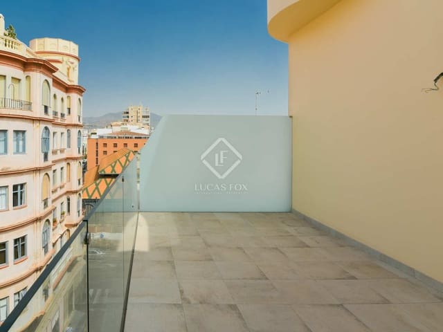 Kommersiell til salgs i Málaga by med garasje - € 855 000 (Ref: 7716598)