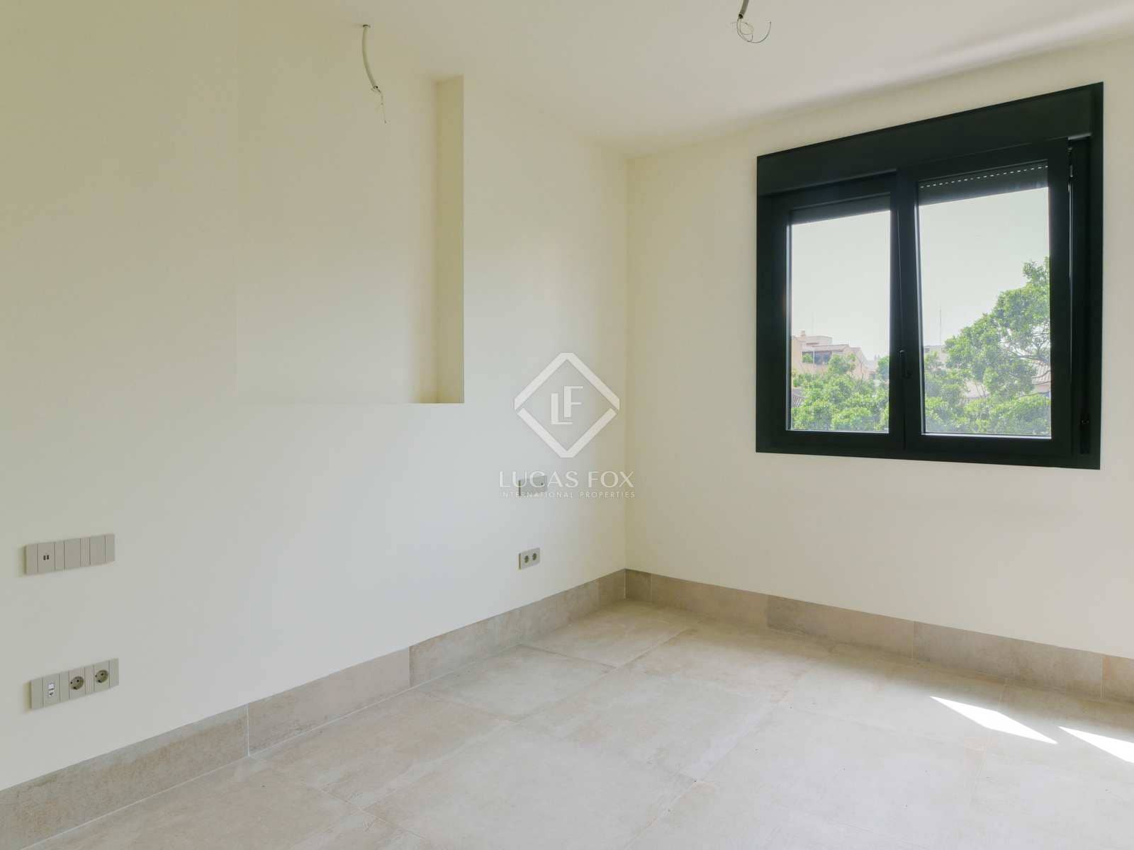 Commercieel te koop in Malaga stad met garage - € 855.000 (Ref: 7716598)