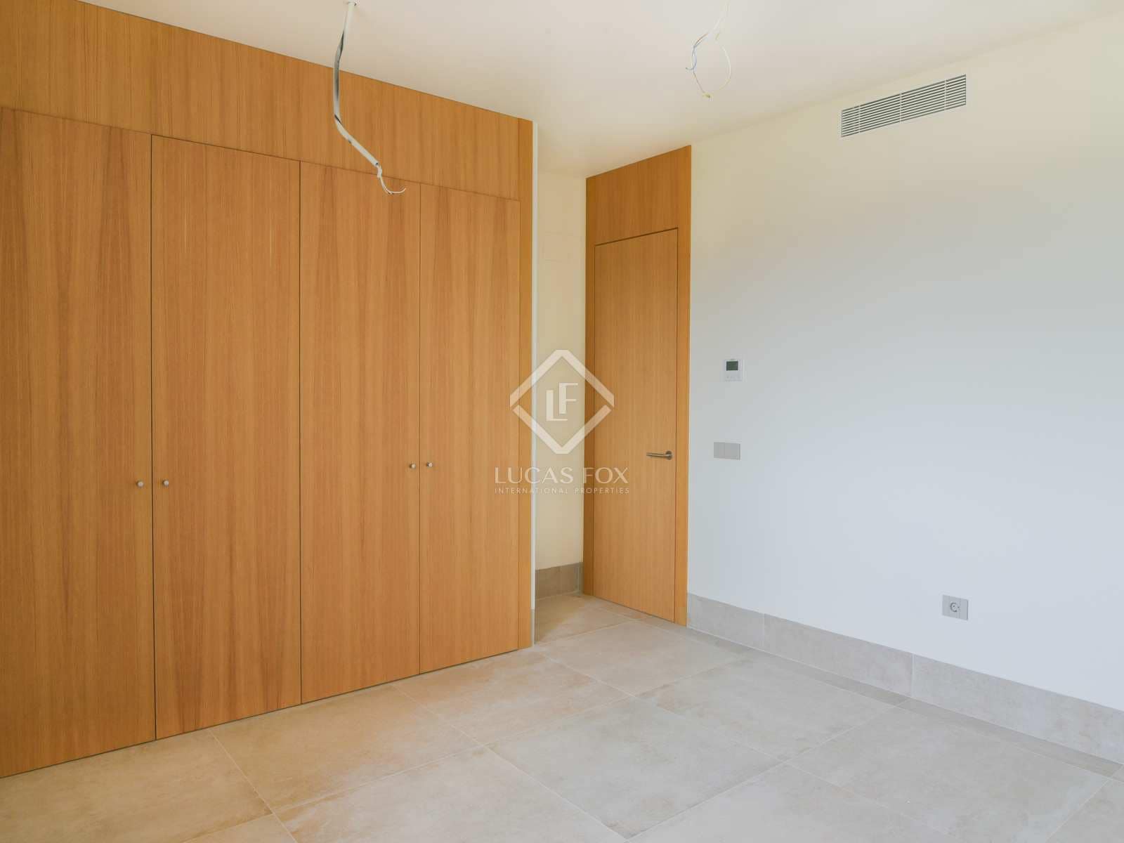 Commercieel te koop in Malaga stad met garage - € 855.000 (Ref: 7716598)