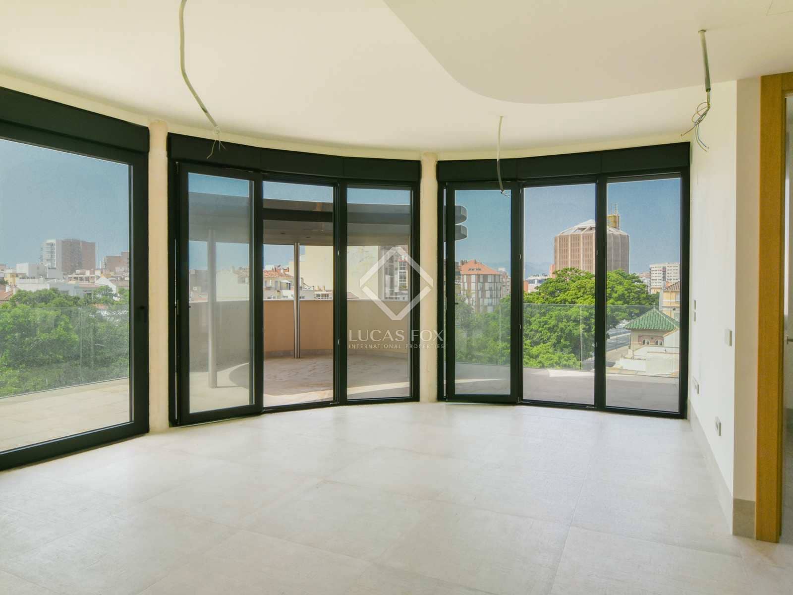 Commercieel te koop in Malaga stad met garage - € 855.000 (Ref: 7716598)