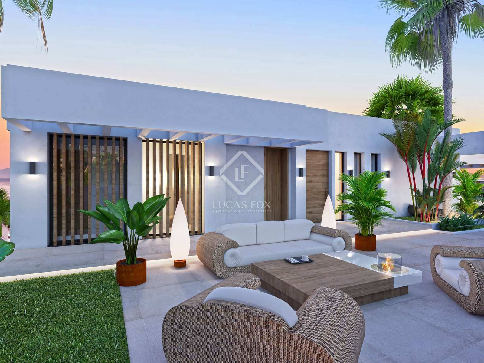 4 bedroom Villa for sale in Estepona with pool - € 1,895,000 (Ref: 7720700)