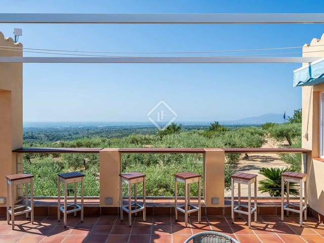 11 soverom Villa til salgs i Tortosa med svømmebasseng garasje - € 1 375 000 (Ref: 7720709)