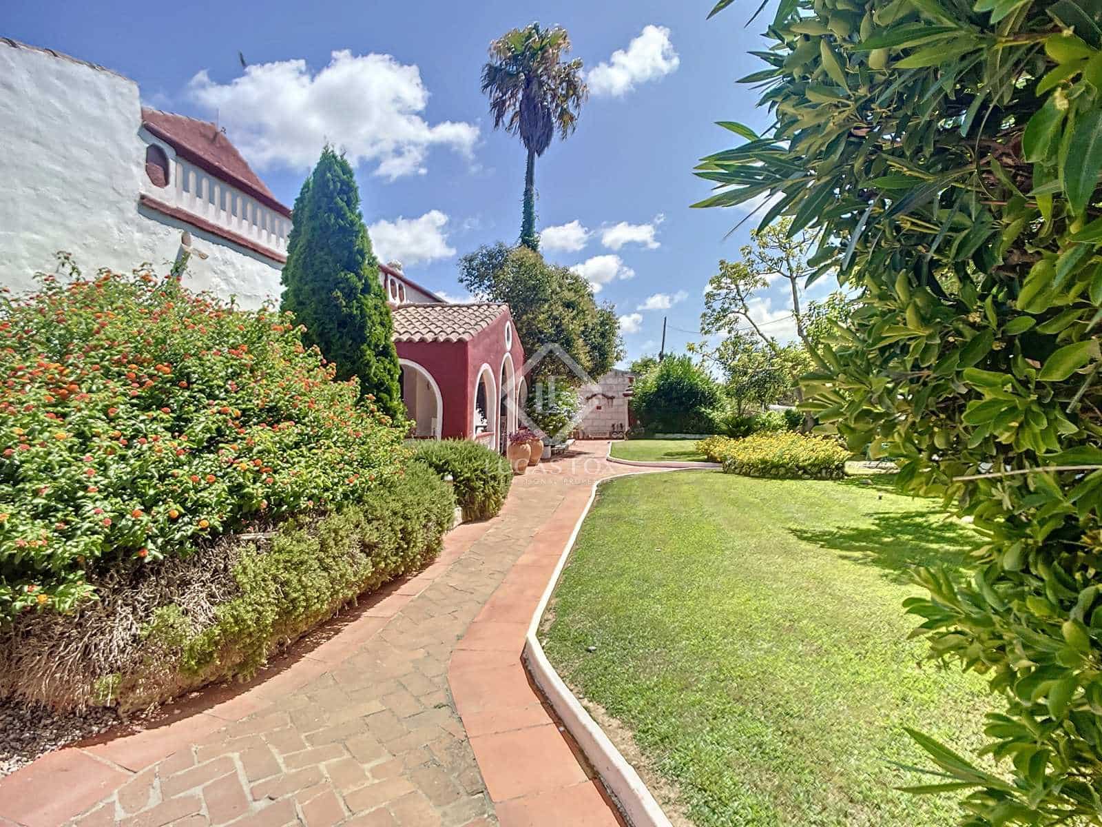 15 soverom Villa til salgs i Mahon / Mao med svømmebasseng garasje - € 6 500 000 (Ref: 7722672)