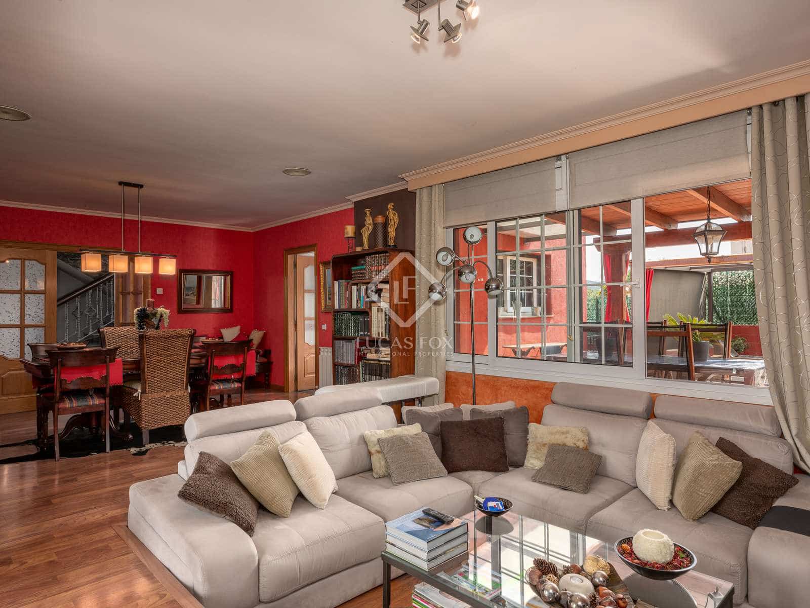 5 soveværelse Villa til salg i Girona by med swimmingpool garage - € 1.090.000 (Ref: 7726817)