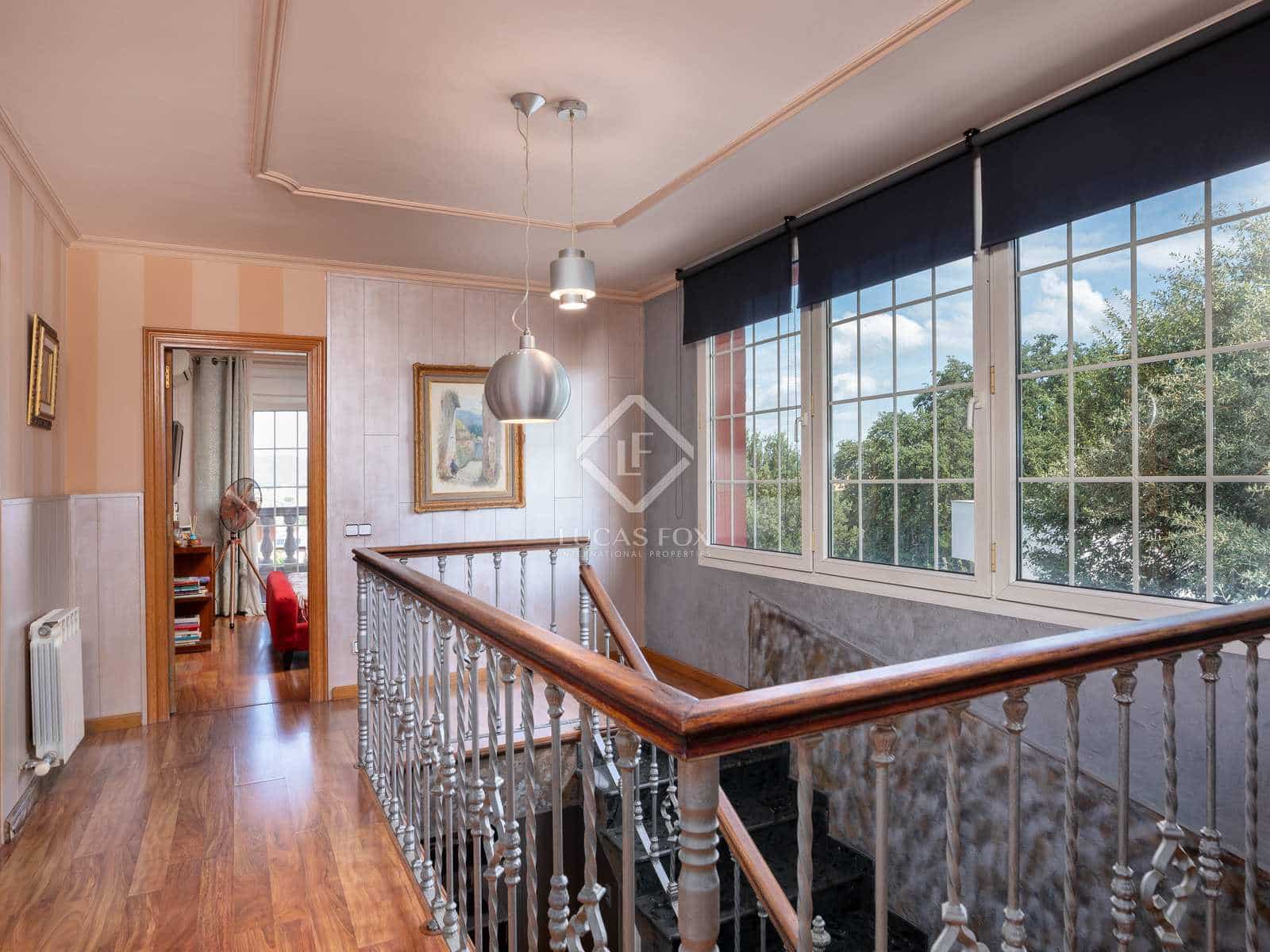 5 soveværelse Villa til salg i Girona by med swimmingpool garage - € 1.090.000 (Ref: 7726817)
