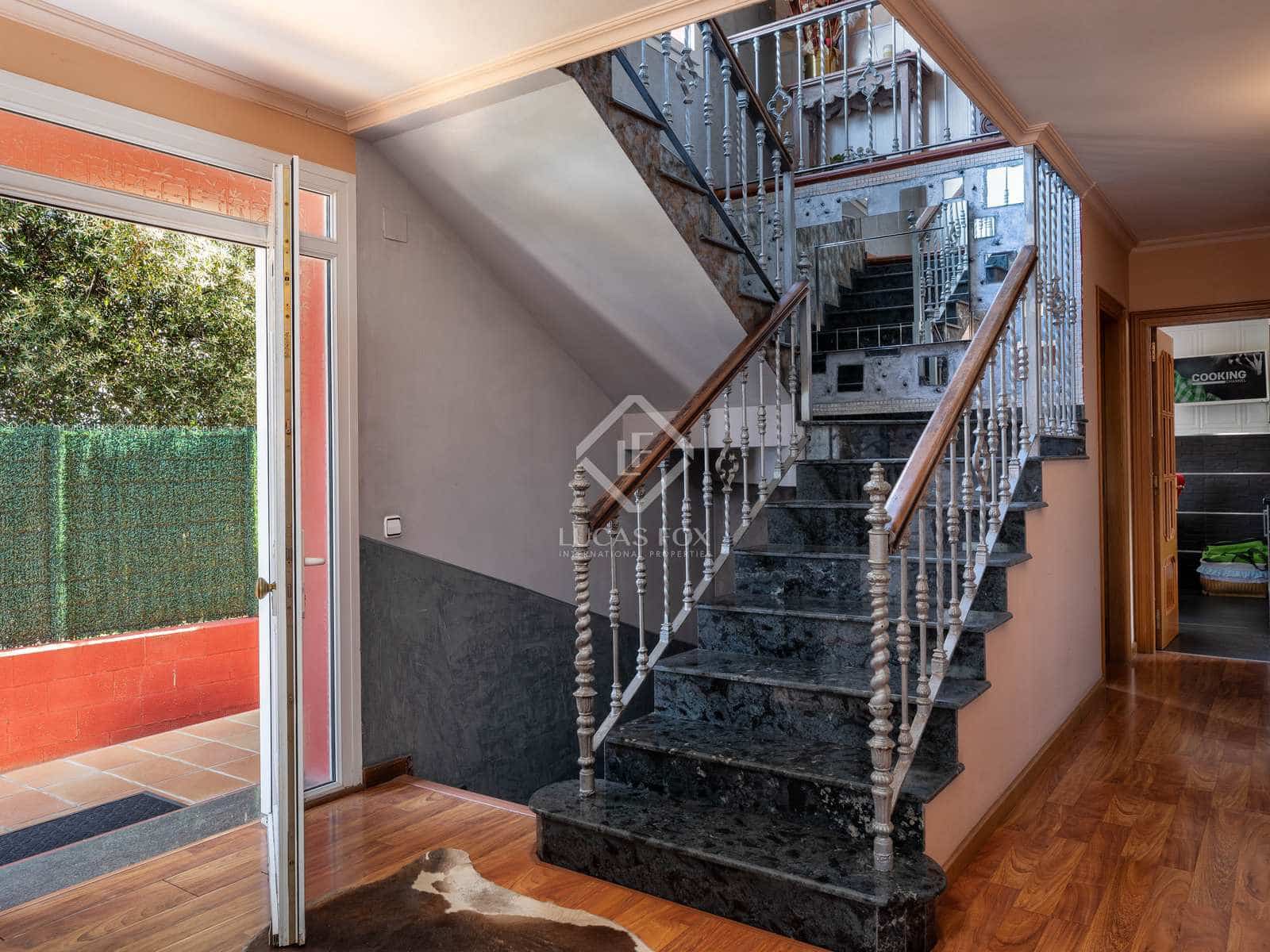 5 soveværelse Villa til salg i Girona by med swimmingpool garage - € 1.090.000 (Ref: 7726817)