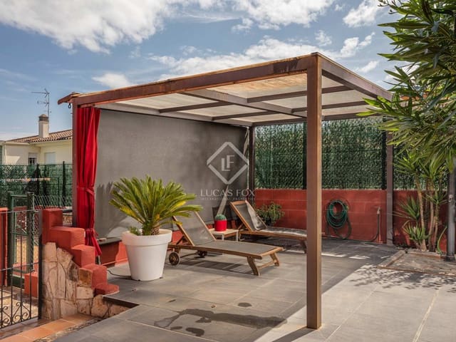 5 soverom Villa til salgs i Girona by med svømmebasseng garasje - € 1 090 000 (Ref: 7726817)