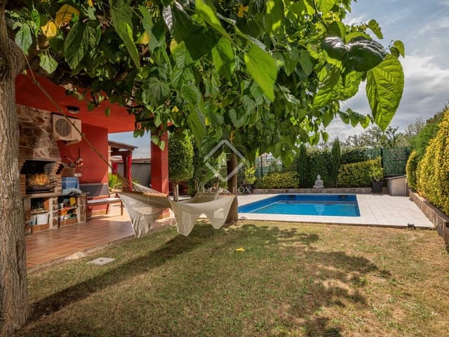 5 soverom Villa til salgs i Girona by med svømmebasseng garasje - € 1 090 000 (Ref: 7726817)