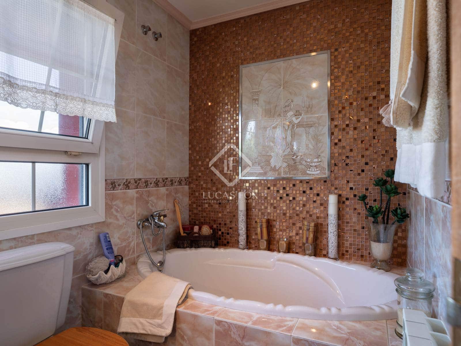 5 soveværelse Villa til salg i Girona by med swimmingpool garage - € 1.090.000 (Ref: 7726817)