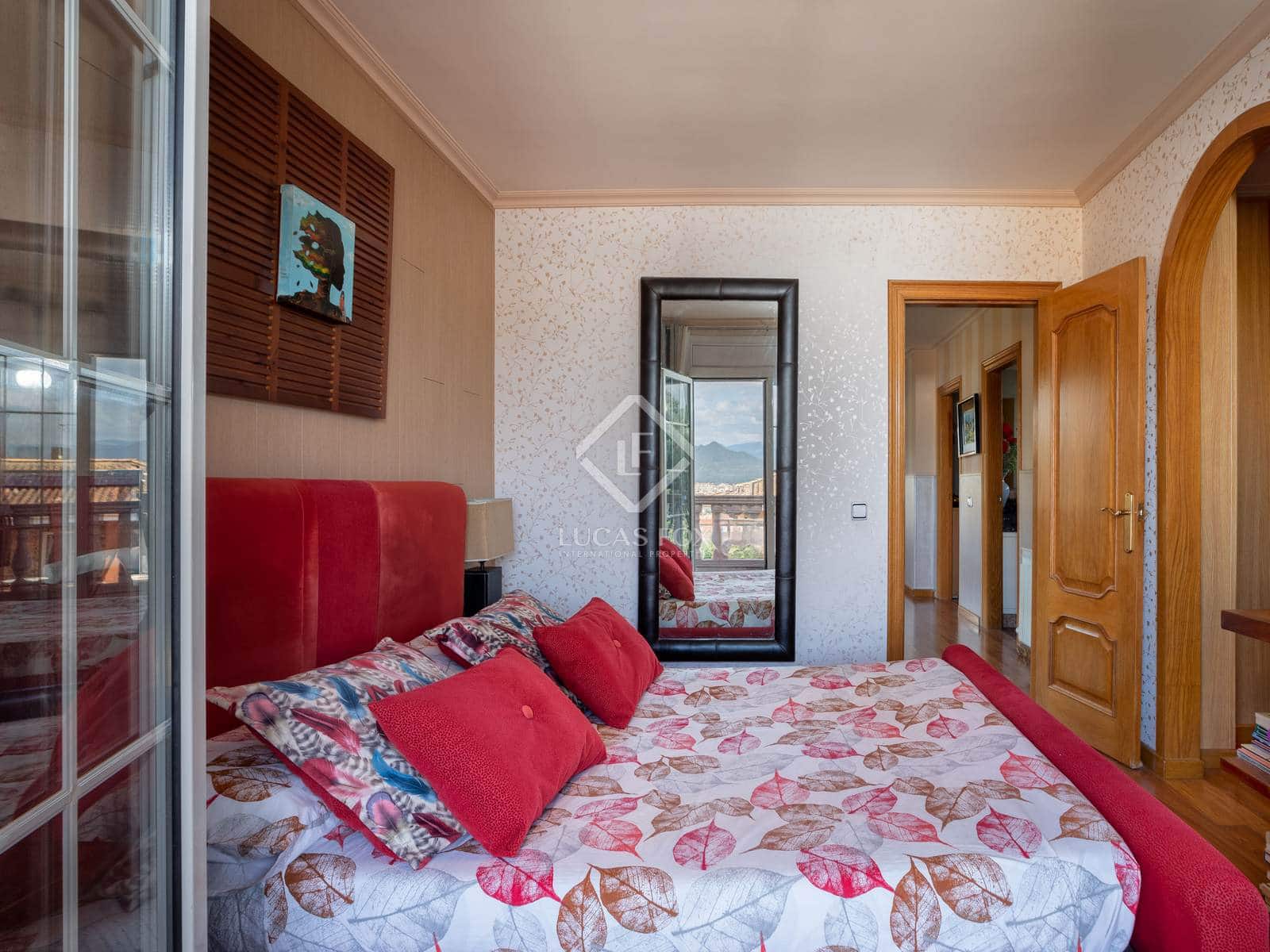 5 soveværelse Villa til salg i Girona by med swimmingpool garage - € 1.090.000 (Ref: 7726817)