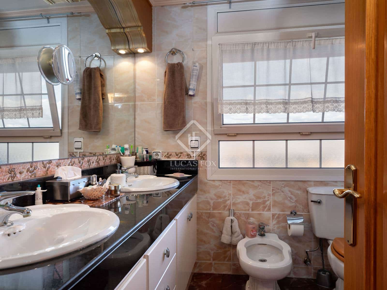 5 soveværelse Villa til salg i Girona by med swimmingpool garage - € 1.090.000 (Ref: 7726817)