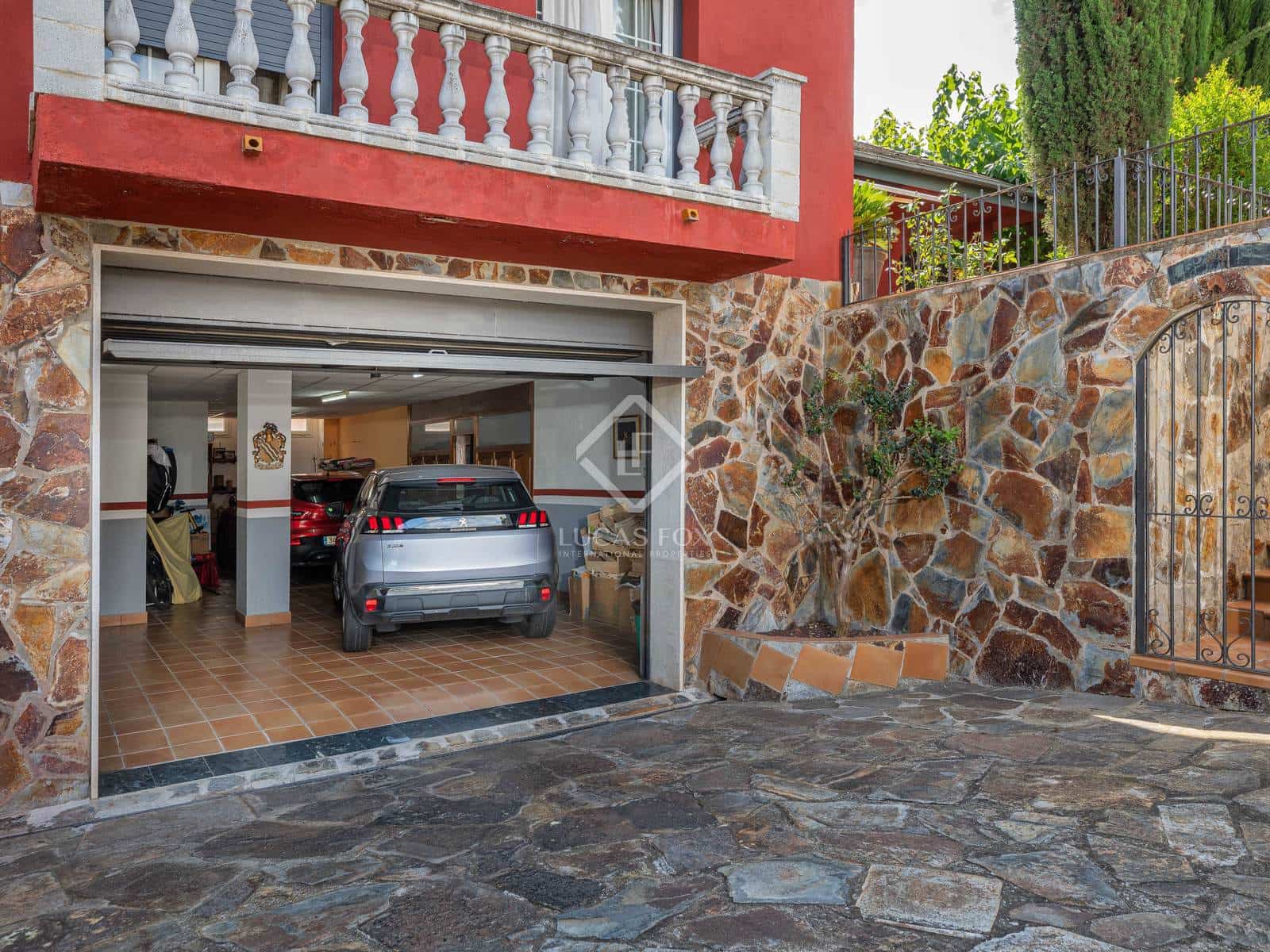 5 soveværelse Villa til salg i Girona by med swimmingpool garage - € 1.090.000 (Ref: 7726817)