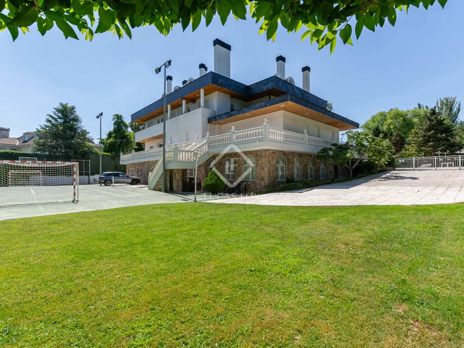 9 quarto Moradia para venda em Pozuelo de Alarcon com piscina - 3 950 000 € (Ref: 7726821)