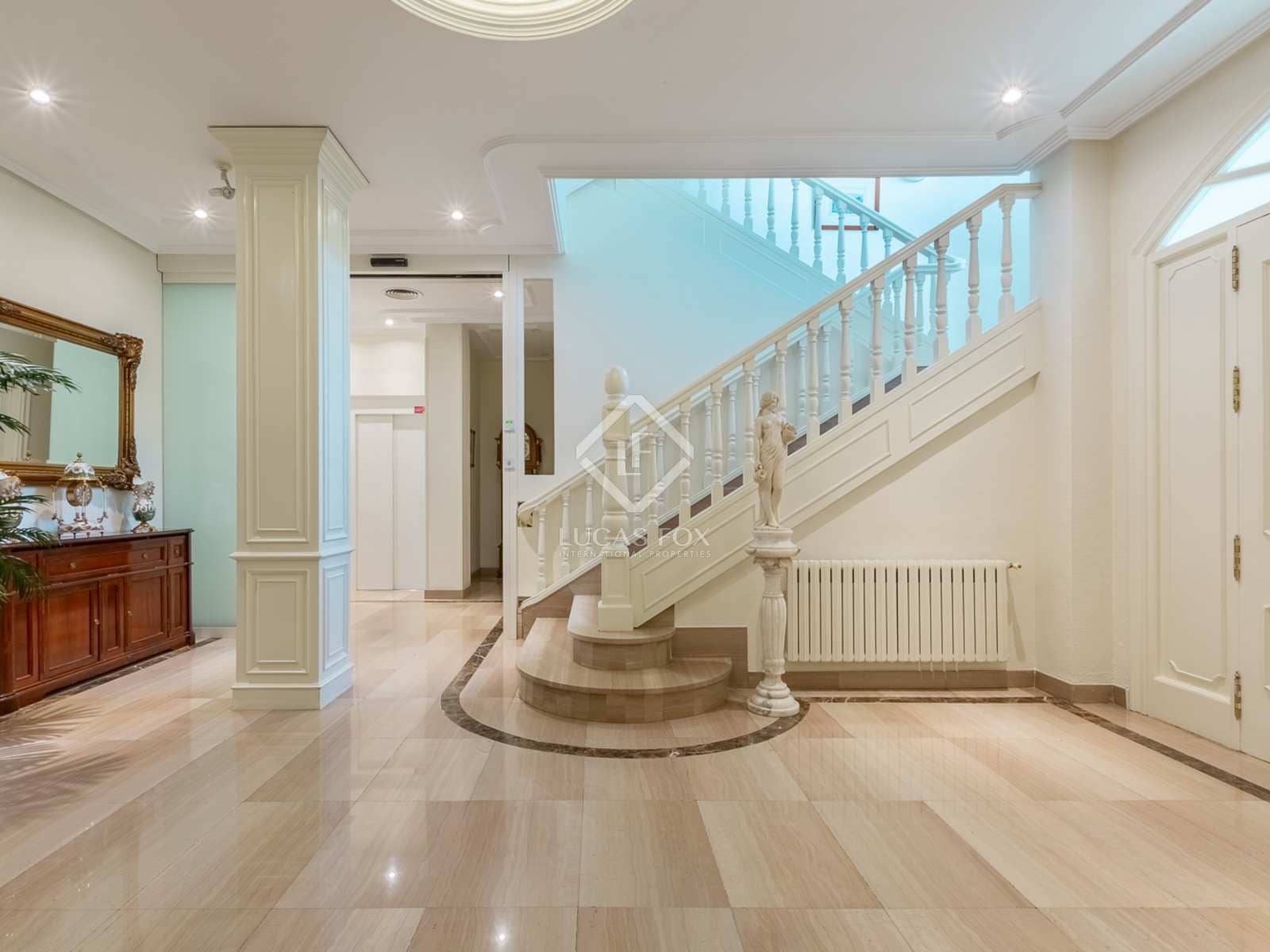 9 quarto Moradia para venda em Pozuelo de Alarcon com piscina - 3 950 000 € (Ref: 7726821)