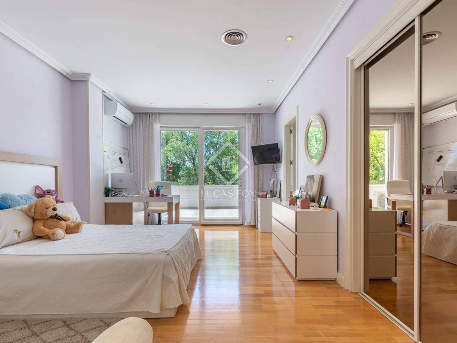 9 quarto Moradia para venda em Pozuelo de Alarcon com piscina - 3 950 000 € (Ref: 7726821)