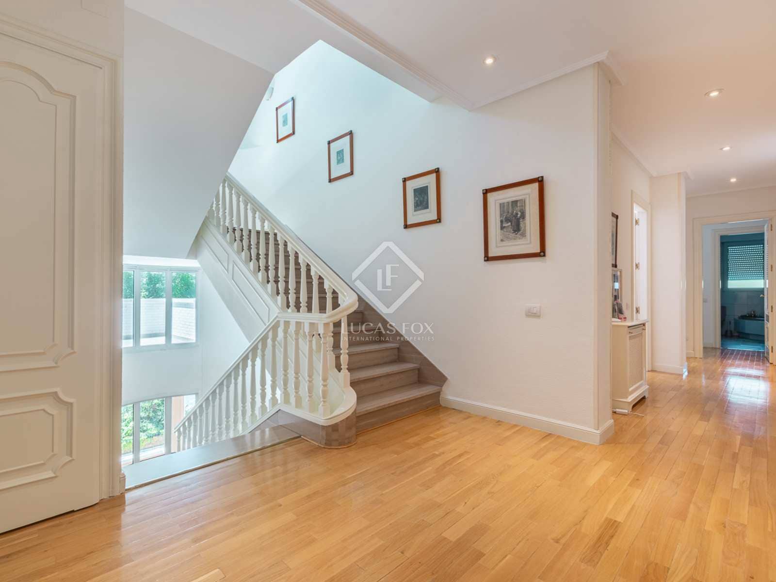 9 quarto Moradia para venda em Pozuelo de Alarcon com piscina - 3 950 000 € (Ref: 7726821)