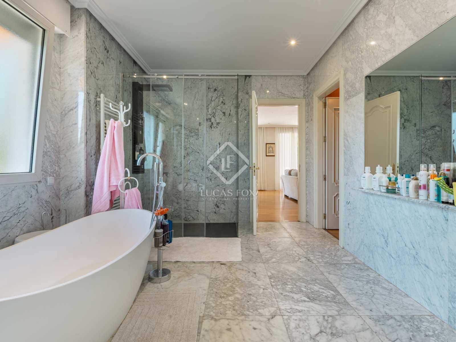 9 quarto Moradia para venda em Pozuelo de Alarcon com piscina - 3 950 000 € (Ref: 7726821)