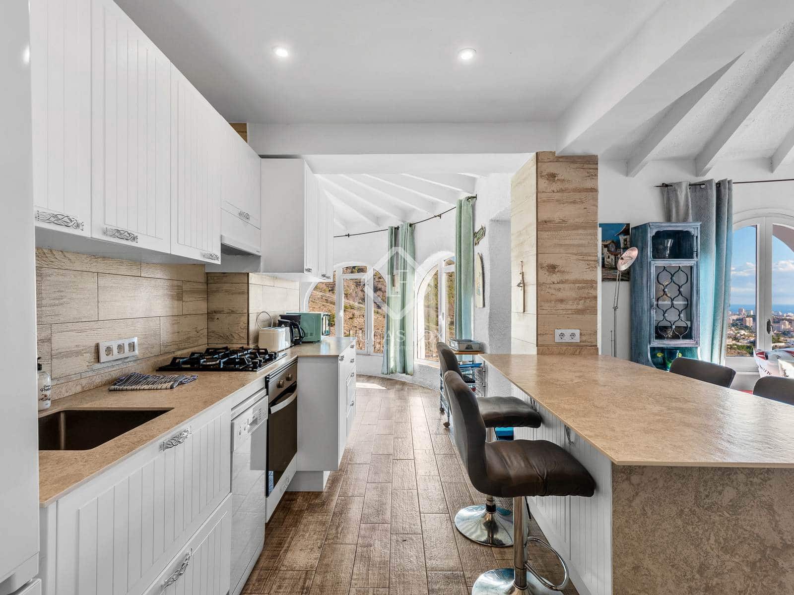 5 bedroom Villa for sale in Calpe / Calp with pool garage - € 635,000 (Ref: 7730492)