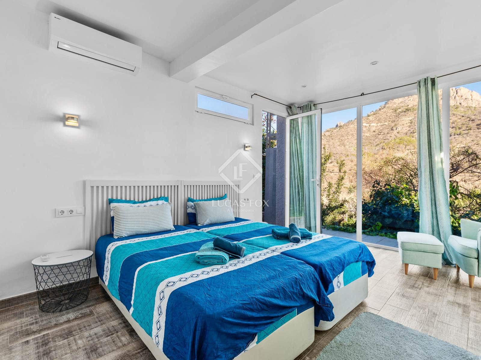 5 bedroom Villa for sale in Calpe / Calp with pool garage - € 635,000 (Ref: 7730492)