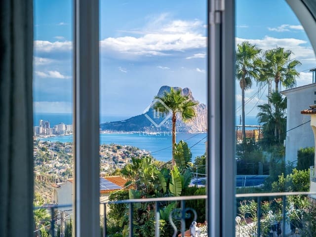 5 bedroom Villa for sale in Calpe / Calp with pool garage - € 635,000 (Ref: 7730492)