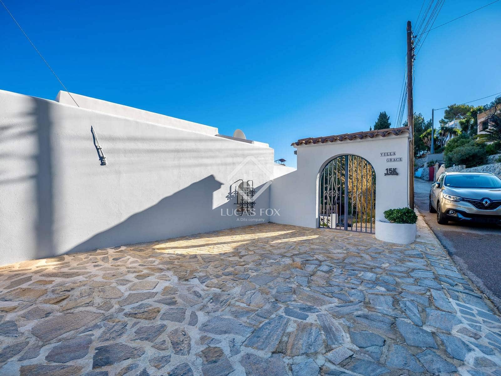 5 bedroom Villa for sale in Calpe / Calp with pool garage - € 635,000 (Ref: 7730492)