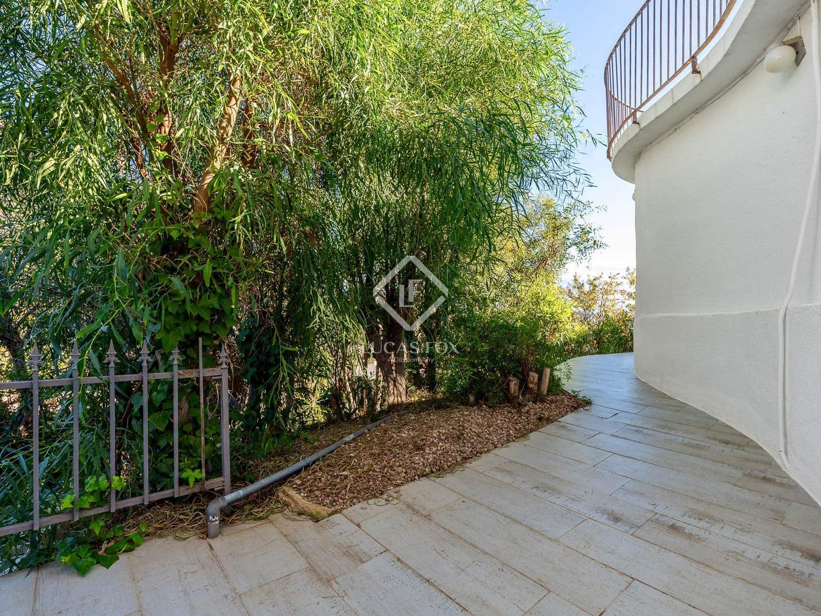 5 bedroom Villa for sale in Calpe / Calp with pool garage - € 635,000 (Ref: 7730492)