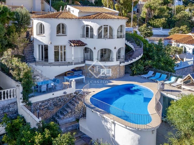 5 bedroom Villa for sale in Calpe / Calp with pool garage - € 635,000 (Ref: 7730492)