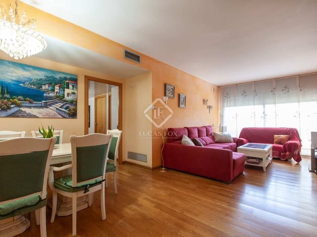 Apartamento de 3 habitaciones en Castelldefels en venta con piscina garaje - 657.510 € (Ref: 7730496)