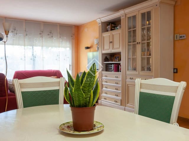 Apartamento de 3 habitaciones en Castelldefels en venta con piscina garaje - 657.510 € (Ref: 7730496)