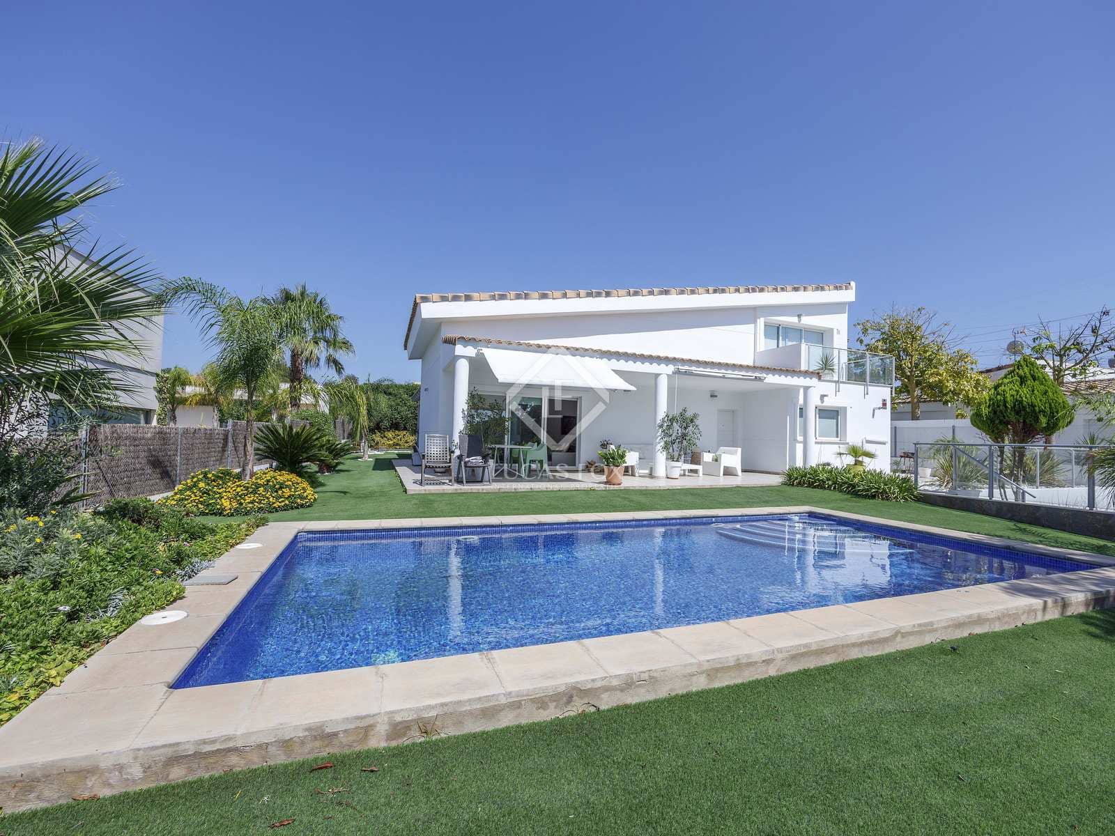 4 soveværelse Villa til salg i Betera med swimmingpool garage - € 849.000 (Ref: 7730499)