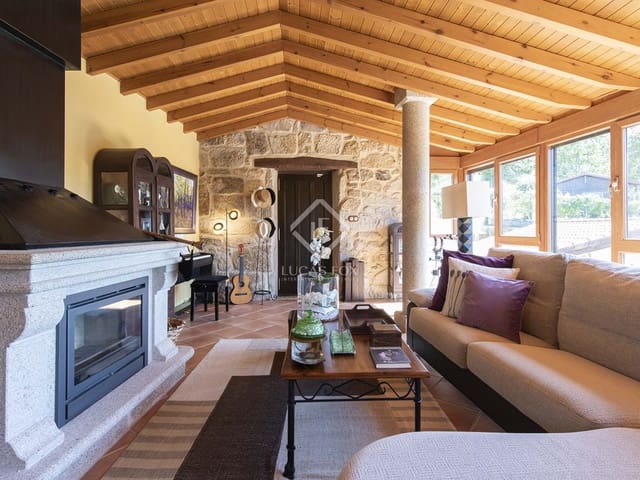 4 bedroom Villa for sale in Celanova with garage - € 660,000 (Ref: 7731738)