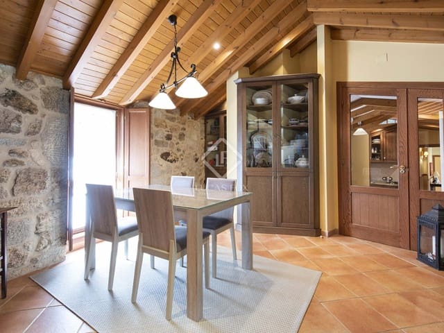 4 bedroom Villa for sale in Celanova with garage - € 660,000 (Ref: 7731738)