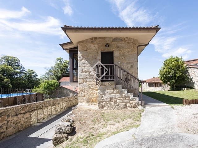 4 soveværelse Villa til salg i Celanova med garage - € 660.000 (Ref: 7731738)